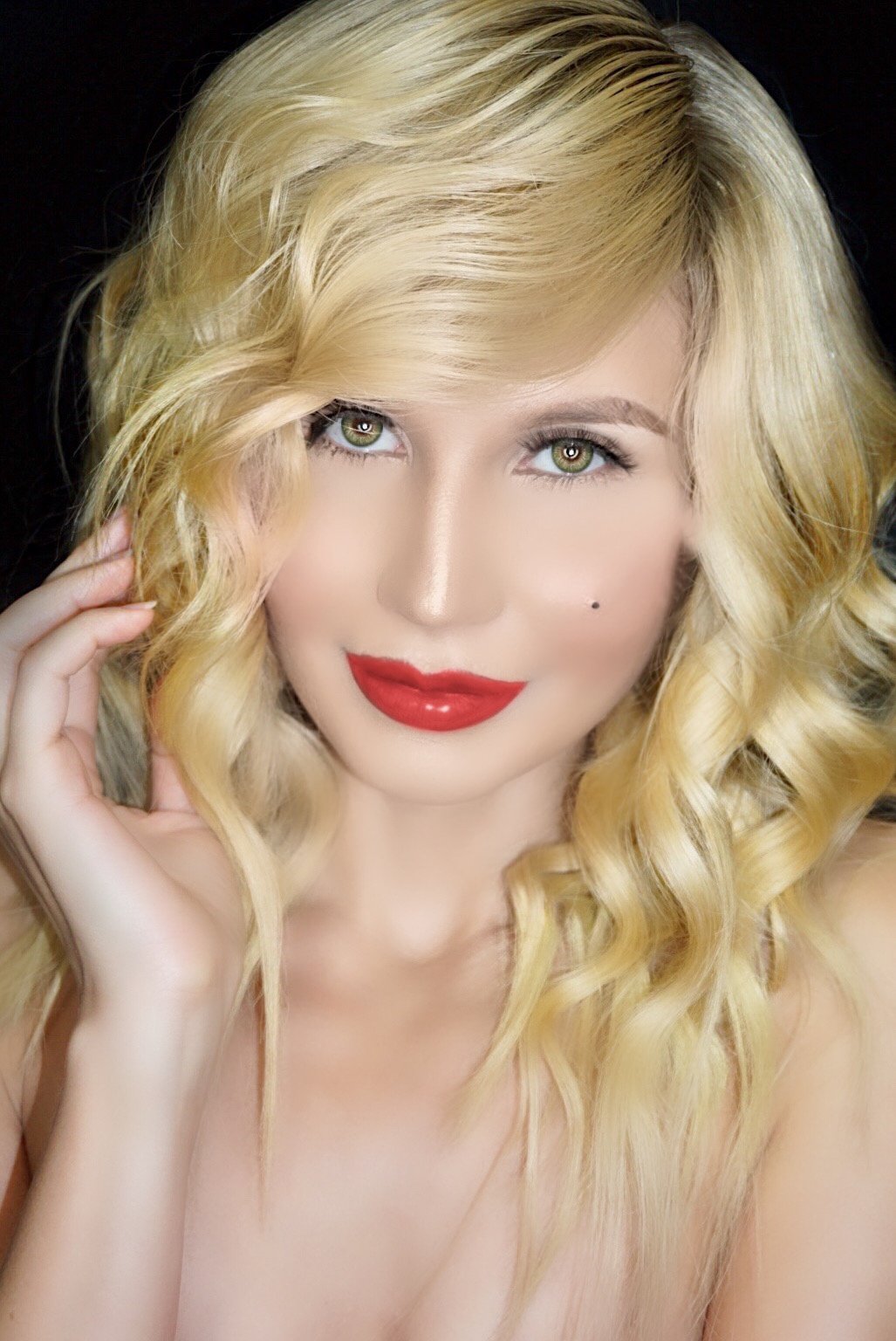 Milena Bond headshot